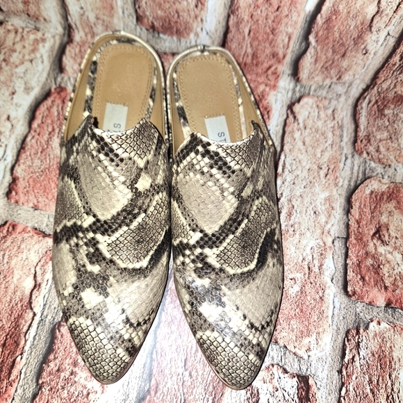 Steven by Steve Madden | Deandra Snakeskin Embossed Point Toe Mules - Picture 13 of 16